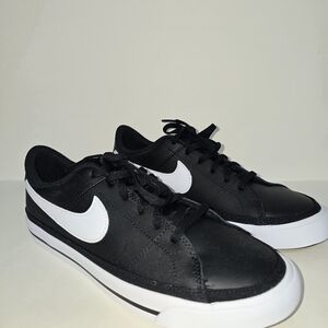Nike Youth Classic Black and White Sneakers COURT LEGACY (GS) NIB 6